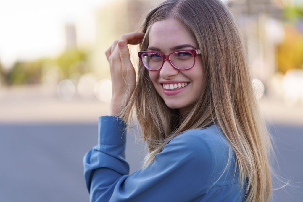 Okulary Armani to połączenie stylu i funkcjonalności